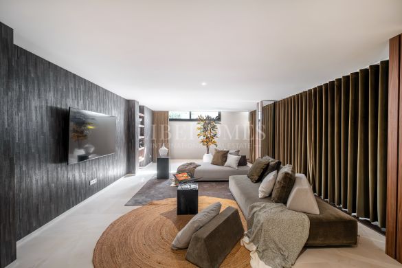 Modern luxury villa in El Paraiso, New Golden Mile, Estepona