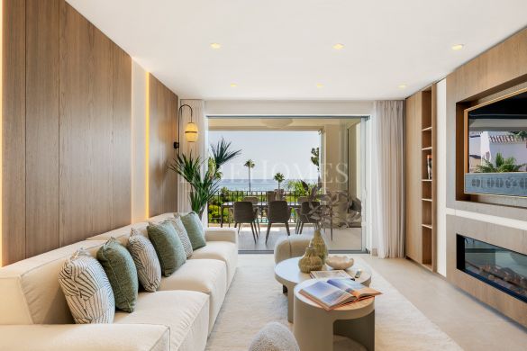 Frontline beach apartment, sea views, New Golden Mile, Estepona