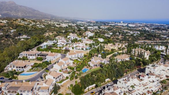 Charming Andalusian-style villa in Puerto de Los Almendros, Benahavis