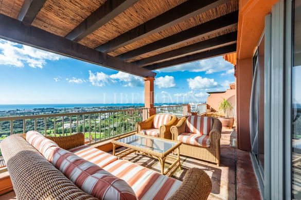 Ático de lujo con vistas panorámicas en Royal Flamingos, Benahavís
