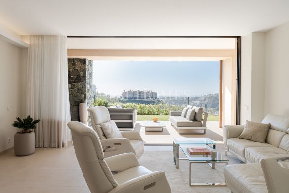 Ground-floor garden apartment in Real de La Quinta, Benahavis