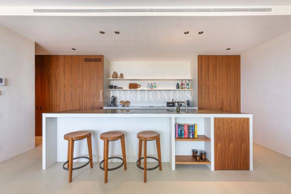 Modern apartment with panoramic sea views in Byu Hills, Benahavis