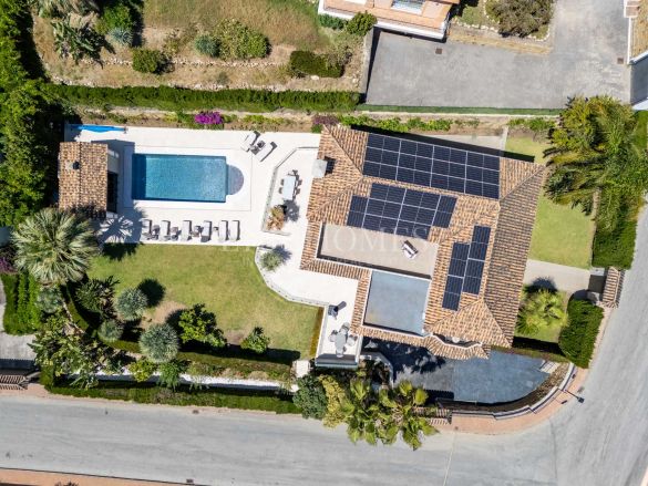 Cozy villa located in the Golf Valley of Nueva Andalucia, Marbella