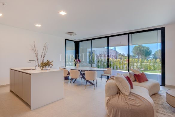 Apartment with sea views, residential complex in Cabopino, Marbella