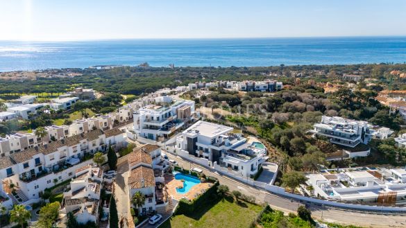 Apartment with sea views, residential complex in Cabopino, Marbella