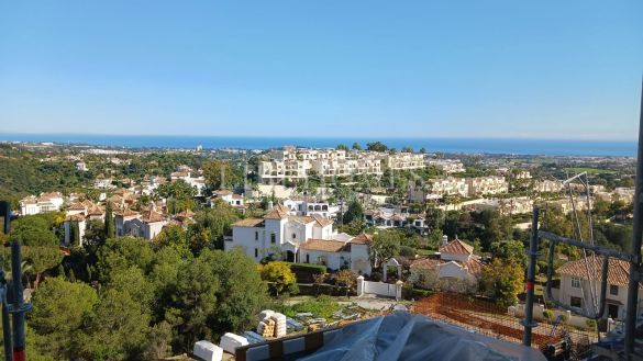 Ground-floor apartment with sea views, La Quinta Golf, Benahavis