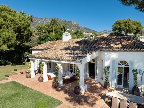 Andalusian luxury villa in Altos Reales, Marbella Golden Mile