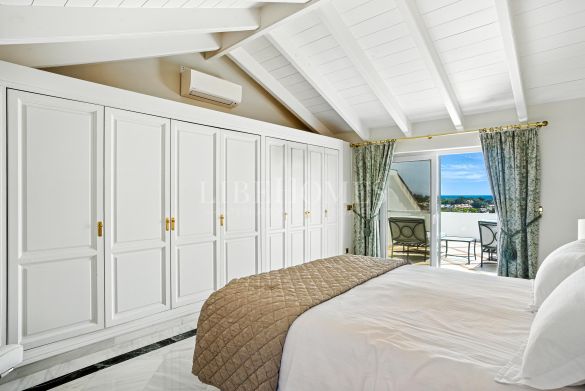Duplex penthouse with sea views in Monte Paraíso, Marbella Golden Mile