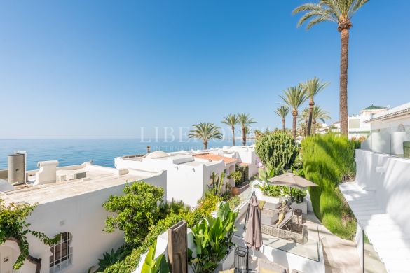 Luxury beach bungalow in Oasis Club, Marbella Golden Mile
