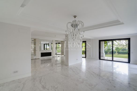 Luxury villa in Lomas de Magna Marbella, in Marbella Golden Mile