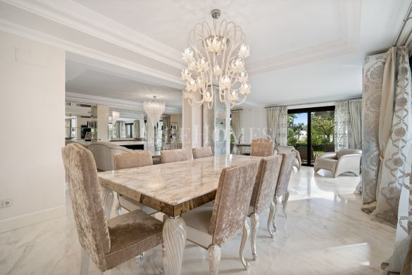 Luxury villa in Lomas de Magna Marbella, in Marbella Golden Mile