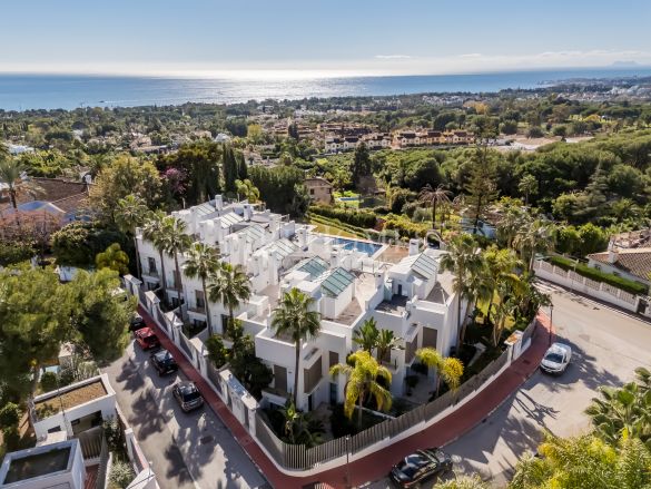 Townhouse with sea views in Sierra Blanca, Marbella Golden Mile