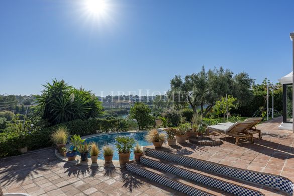 Villa with beautiful panoramic views in Guadalmina Alta, Marbella