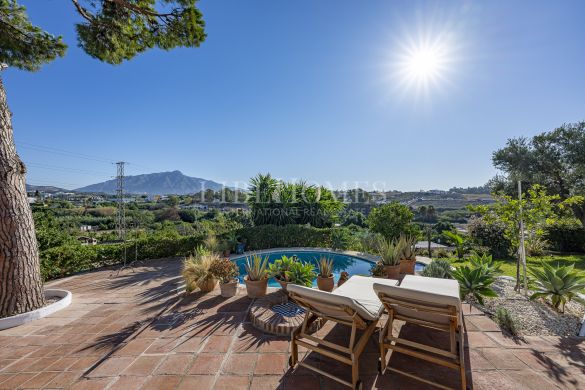 Villa with beautiful panoramic views in Guadalmina Alta, Marbella