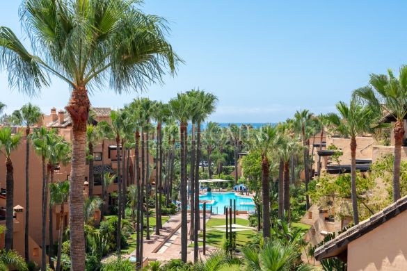 Spectacular beachfront penthouse in San Pedro de Alcántara, Marbella