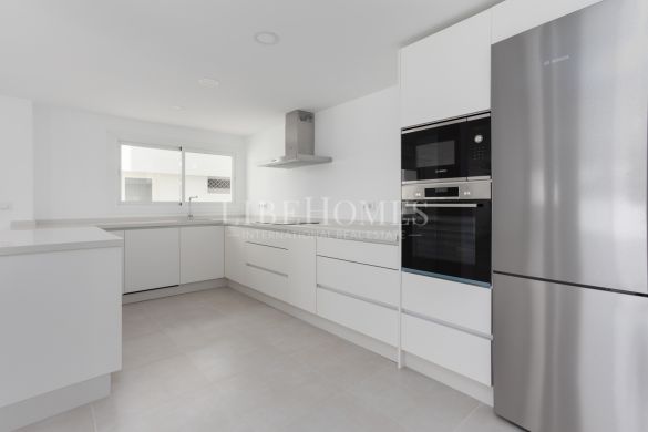 Апартамент  на продажу  в  Guadalmina Baja, Сан Педро де Алькантара