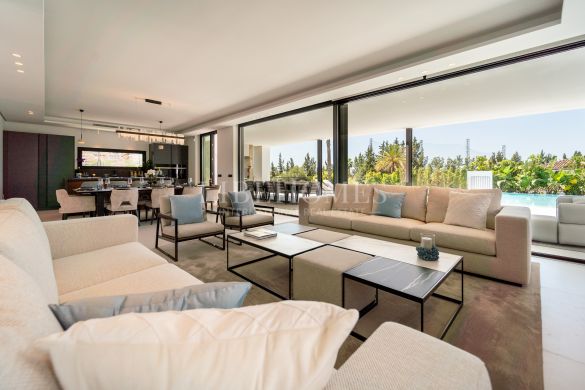 Brand-new modern villa, panoramic golf views, Nueva Andalucía, Marbella