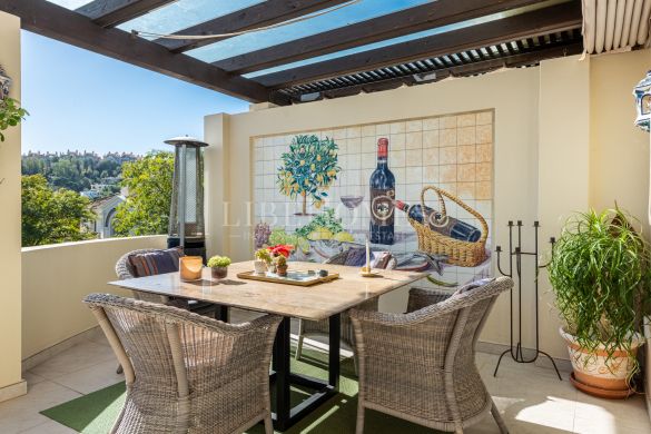 Ático dúplex de lujo en Las Alamandas, Nueva Andalucía, Marbella