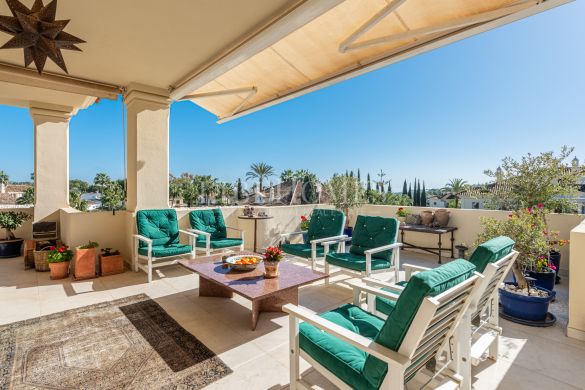 Ático dúplex de lujo en Las Alamandas, Nueva Andalucía, Marbella