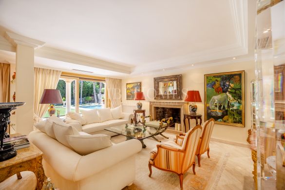 Traditional Andalusian-style villa in Nueva Andalucía, Marbella