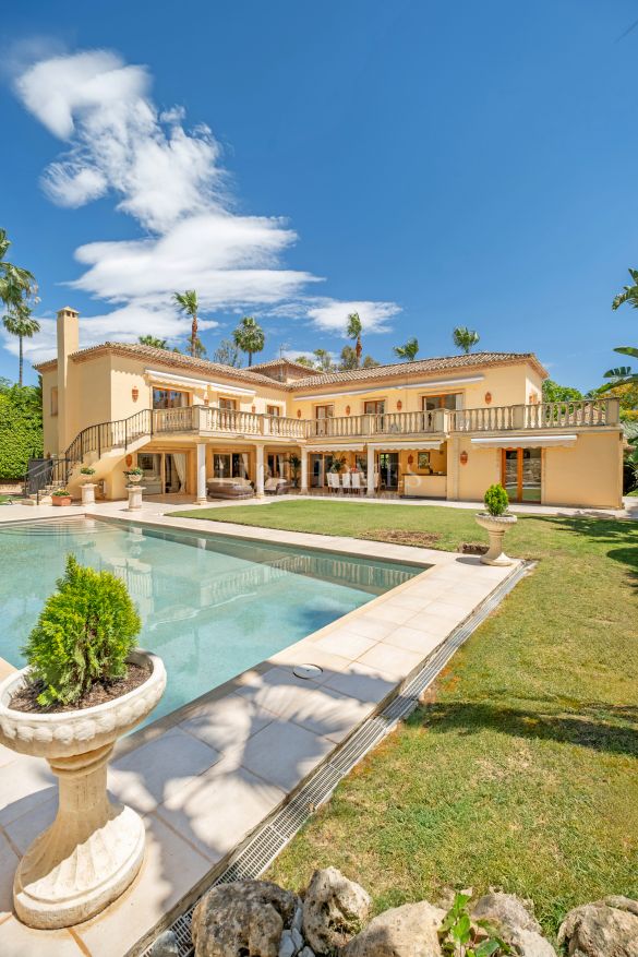 Traditional Andalusian-style villa in Nueva Andalucía, Marbella