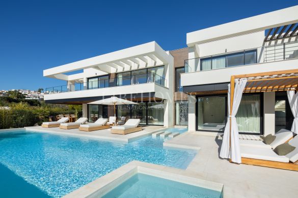 New modern villa in exclusive La Cerquilla, Nueva Andalucía, Marbella