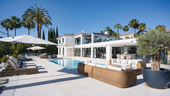 Luxury villa, frontline of Los Naranjos Golf, Nueva Andalucía, Marbella
