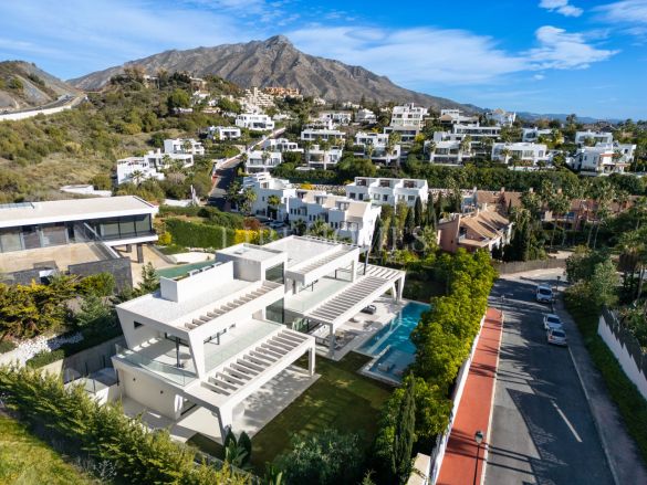 Luxury modern villa in Haza del Conde, Nueva Andalucía, Marbella