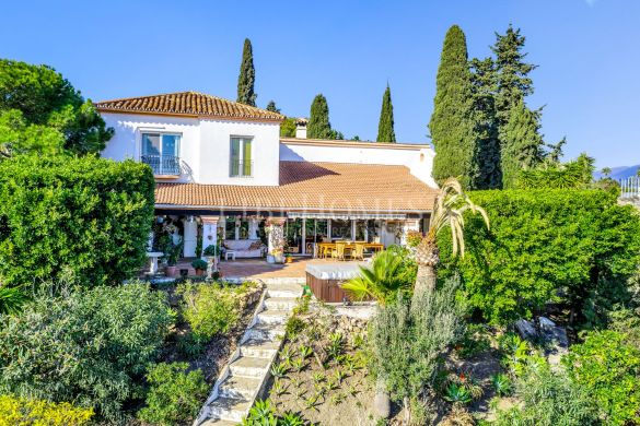 Gorgeous country villa with sea views on the New Golden Mile, Estepona