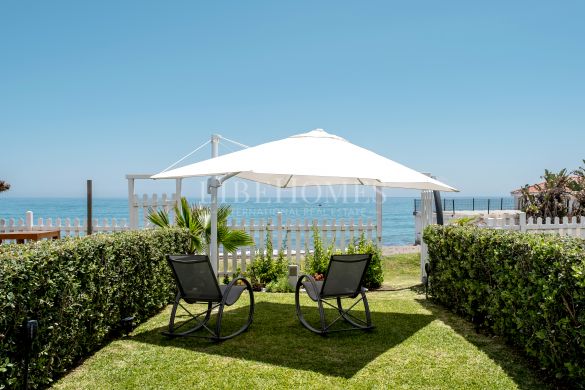Casa adosada primera línea vistas al mar, playa El Saladillo, Estepona