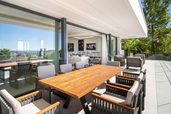 Modern new villa with panoramic sea views in Nueva Andalucía, Marbella