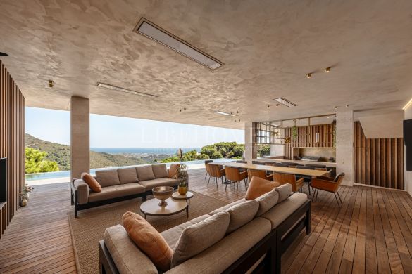 Contemporary villa with spectacular sea views, Monte Mayor, Benahavis