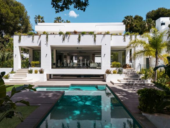 Brand new modern villa with sea views in Marbella Golden Mile