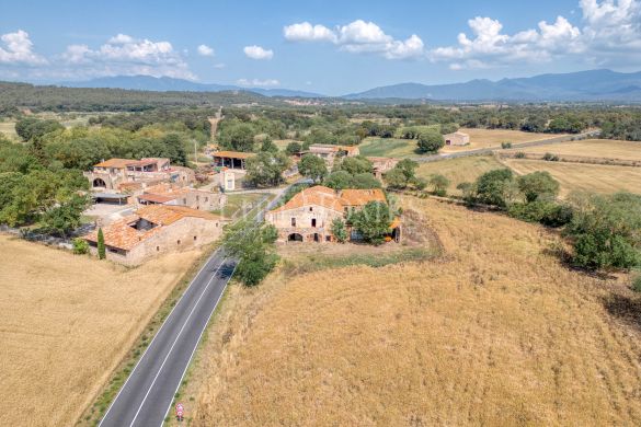 Country house with plot of 2.14 hectares in Peralada, Costa Brava