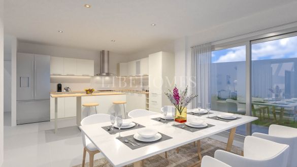 New villa, beautiful views of the sea and Sotogrande, in Chullera