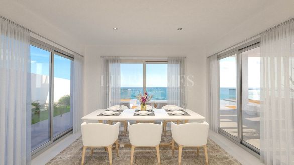 New villa, beautiful views of the sea and Sotogrande, in Chullera