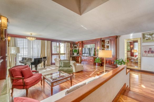 Mansion ideal for investors in Roses, Costa Brava, near the beach