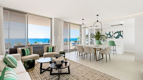 Penthouses luxe, nouveau complexe directement sur la plage, Estepona
