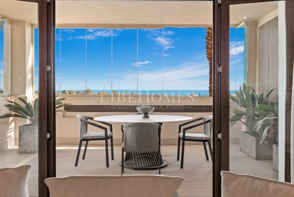 Fully renovated apartment with great sea views in El Paraiso, Estepona