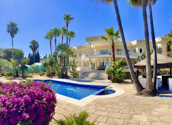 Villa unique avec vue mer à Rocio de Nagüeles, Marbella Golden Mile