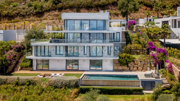 Villa  for sale  in Marbella East
