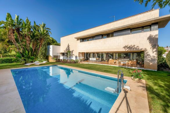 Villa estilo moderno en el Valle del Golf, Nueva Andalucía, Marbella