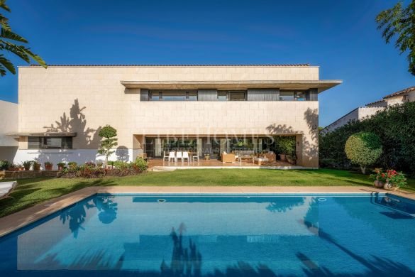 Modern style villa in the Golf Valley, Nueva Andalucía, Marbella