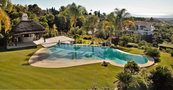 Villa de luxe avec vue imprenable sur mer à La Zagaleta, Benahavis 