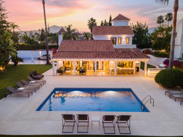 Preciosa villa junto a Las Brisas Golf, Nueva Andalucía, Marbella