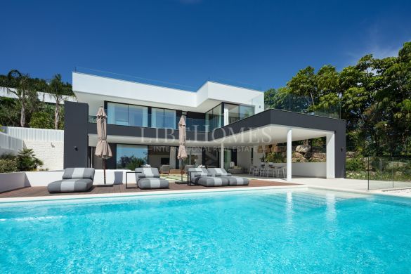 Villa moderna a estrenar en Las Brisas Golf, Nueva Andalucía, Marbella