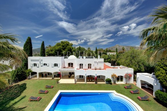 Belle villa andalouse à Atalaya de Rio Verde, Nueva Andalucia, Marbella