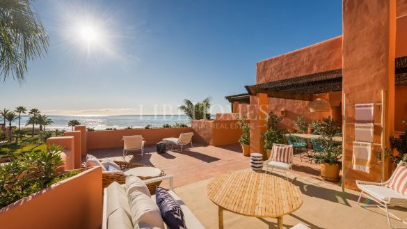 Luxurious frontline beach duplex penthouse in Los Monteros, Marbella