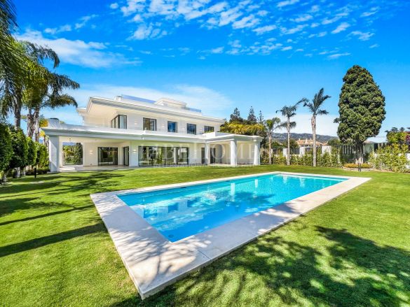 Villa nueva, Las Lomas del Marbella Club, Milla de Oro de Marbella