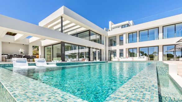 					Newly built luxury villa, stunning sea views, Paraiso Alto, Benahavis	